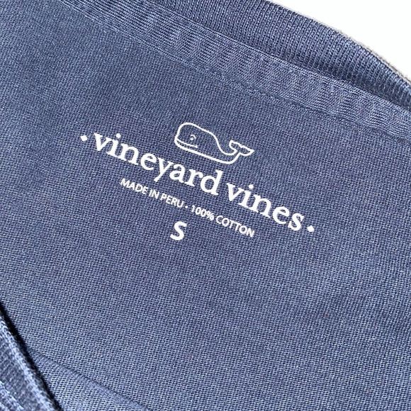 women’s Vineyard Vines Christmas edition - Picture 4 of 5